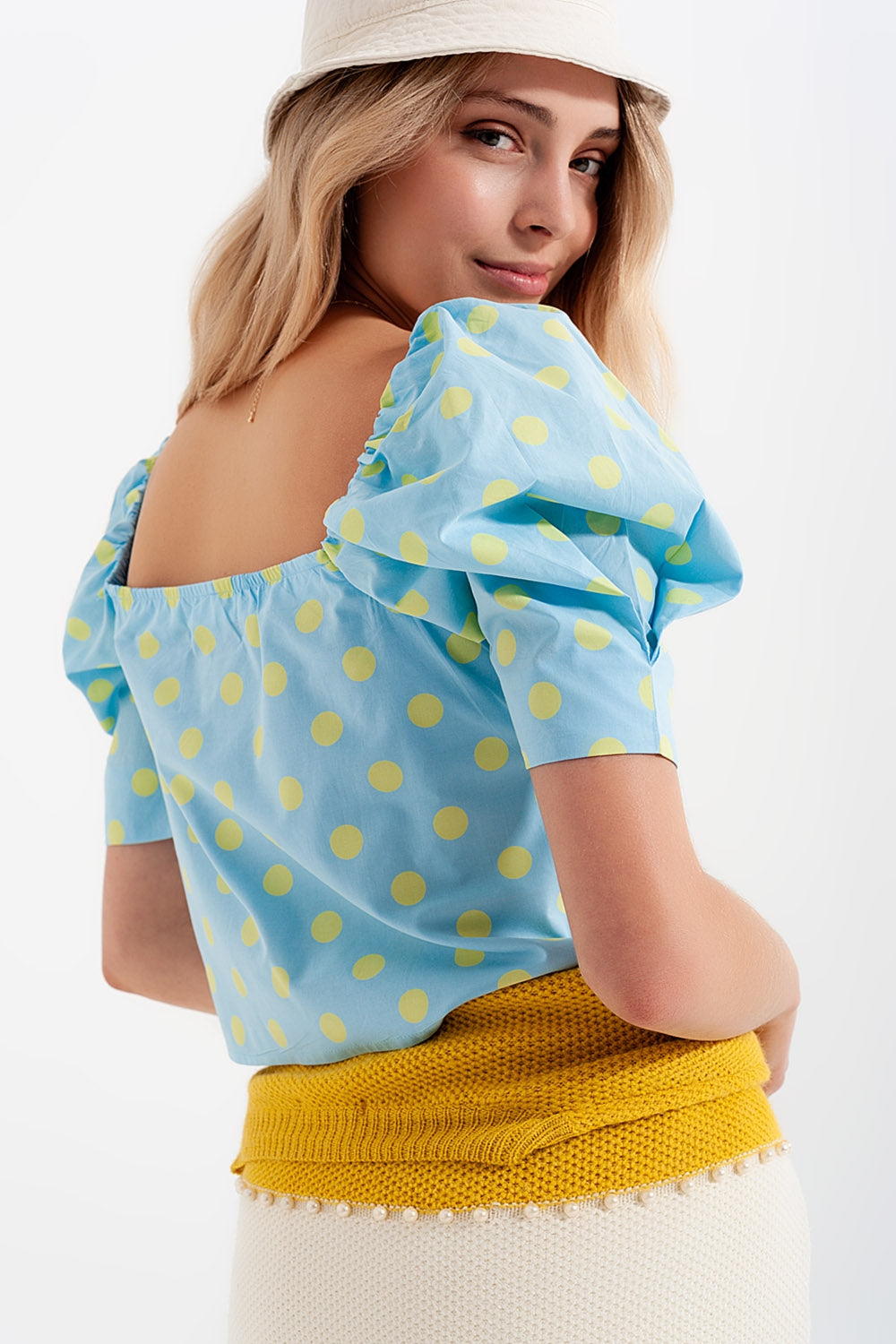 Polka dot top with puffed sleeves and square neckline blue and green Q2store