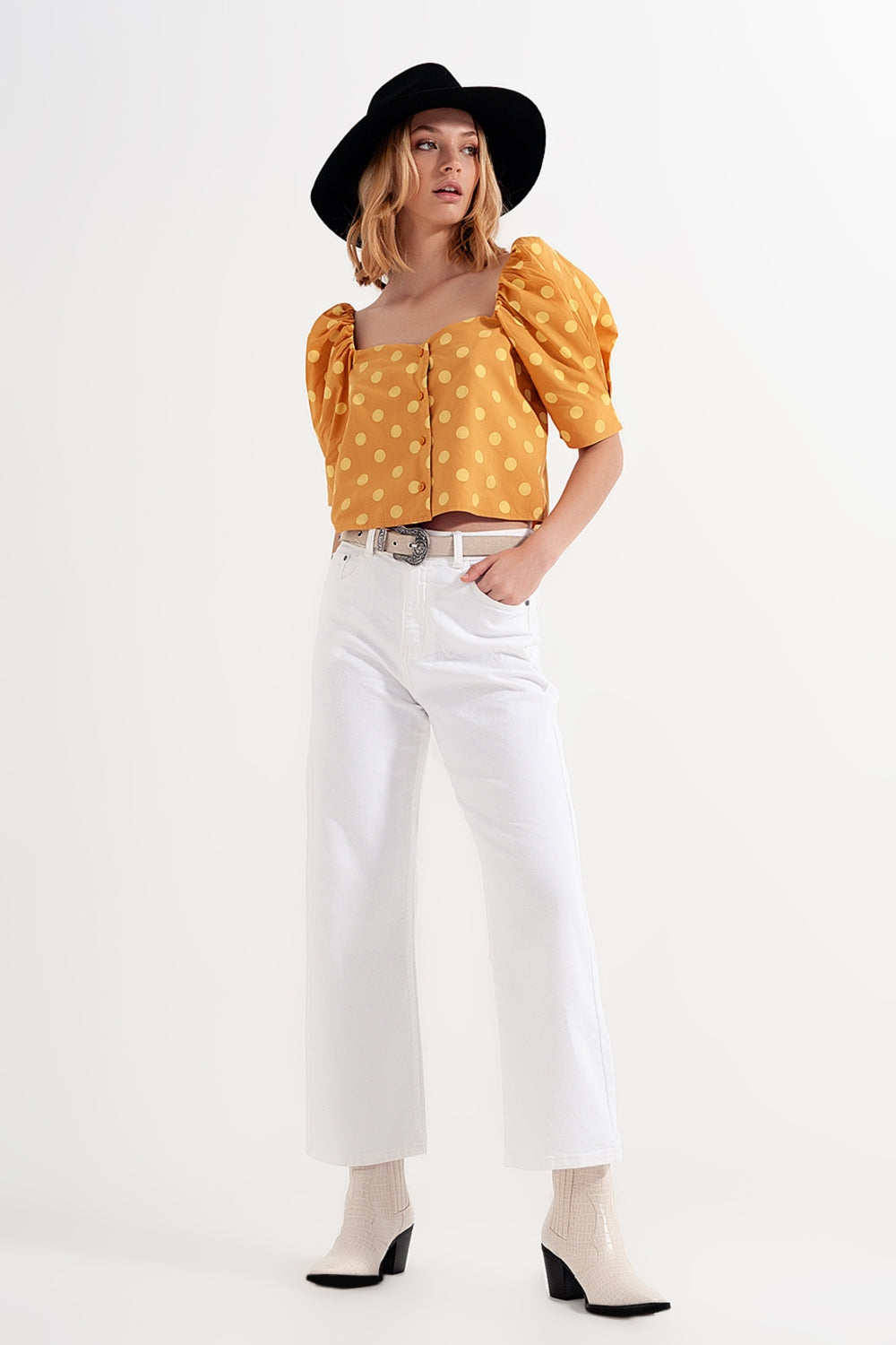 Polka dot top with puffed sleeves and square neckline in yellow Q2store