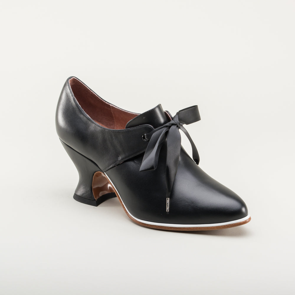 Pompadour 18th Century Leather Shoes (Black) American Duchess