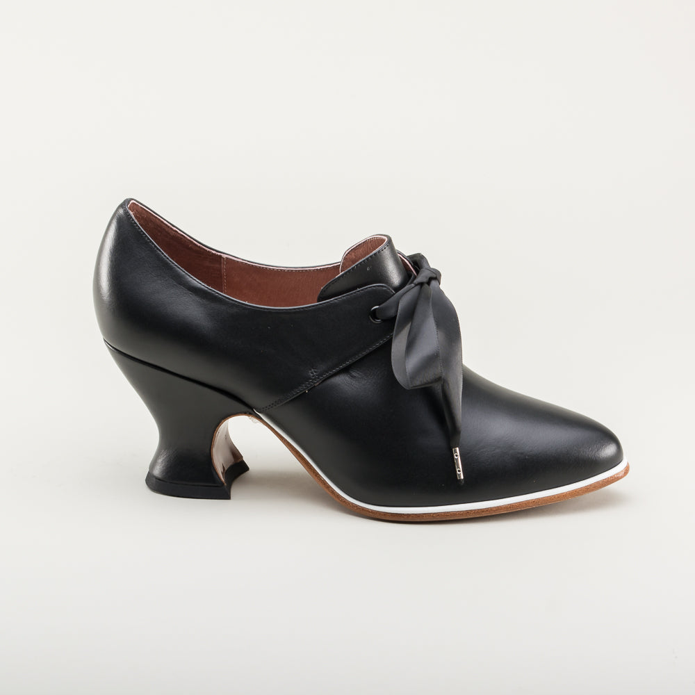 Pompadour 18th Century Leather Shoes (Black) American Duchess