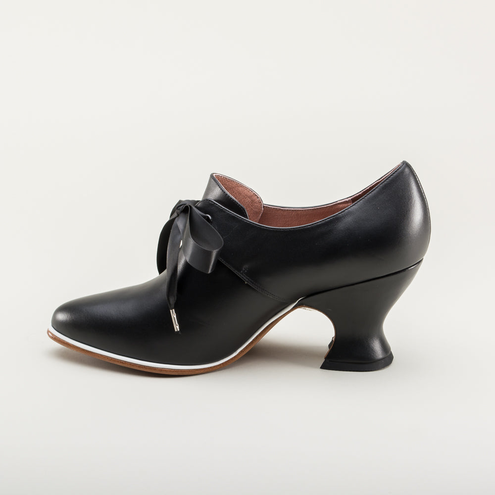 Pompadour 18th Century Leather Shoes (Black) American Duchess