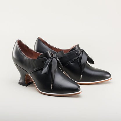 Pompadour 18th Century Leather Shoes (Black) American Duchess
