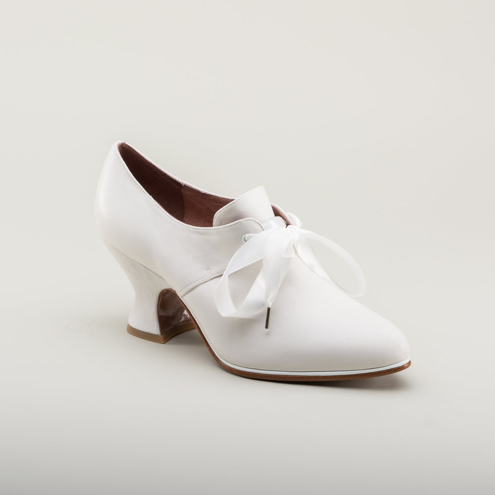 Pompadour 18th Century Leather Shoes (Ivory) American Duchess
