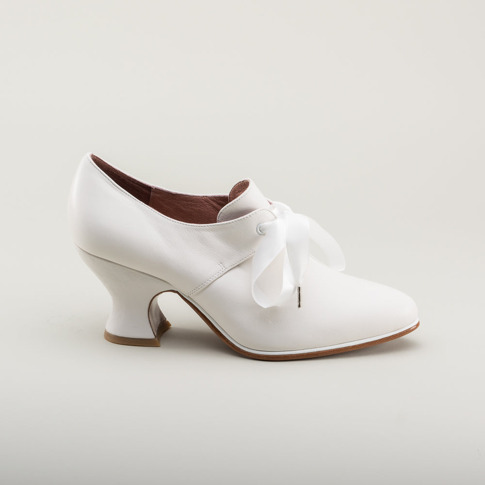 Pompadour 18th Century Leather Shoes (Ivory) American Duchess