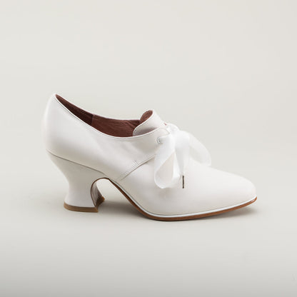 Pompadour 18th Century Leather Shoes (Ivory) American Duchess
