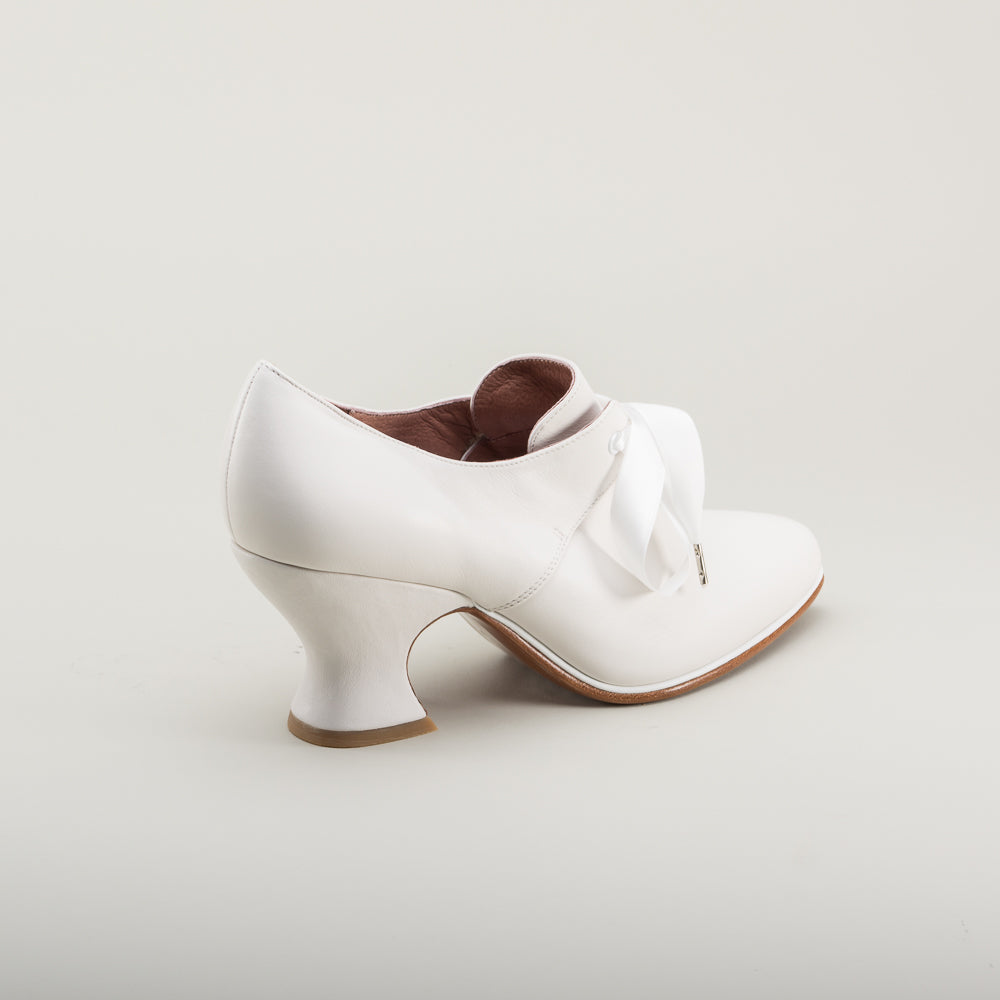 Pompadour 18th Century Leather Shoes (Ivory) American Duchess