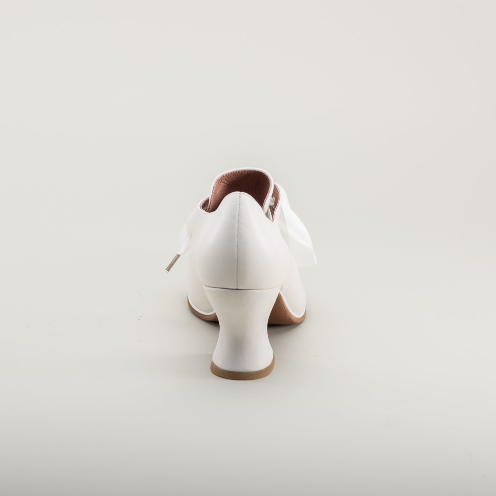 Pompadour 18th Century Leather Shoes (Ivory) American Duchess
