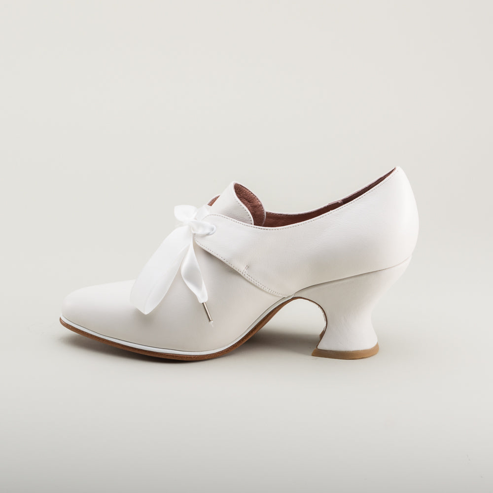 Pompadour 18th Century Leather Shoes (Ivory) American Duchess