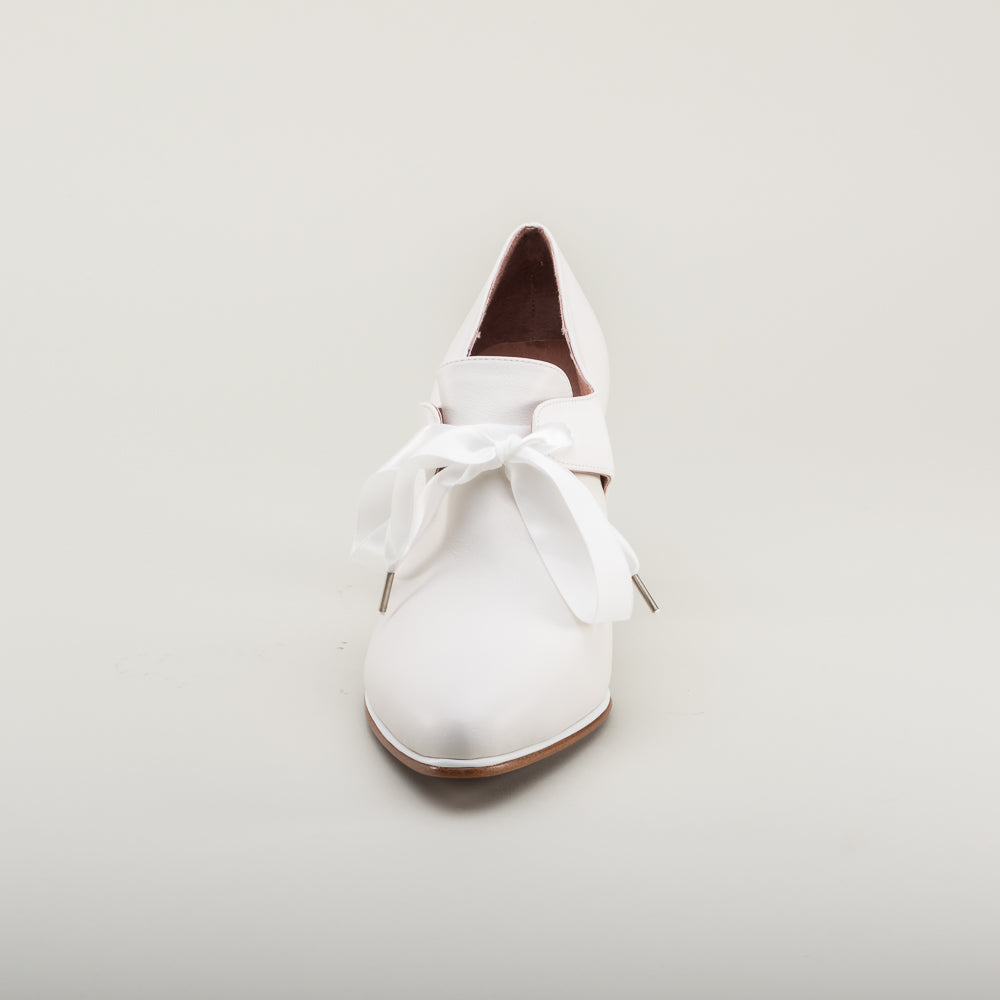 Pompadour 18th Century Leather Shoes (Ivory) American Duchess