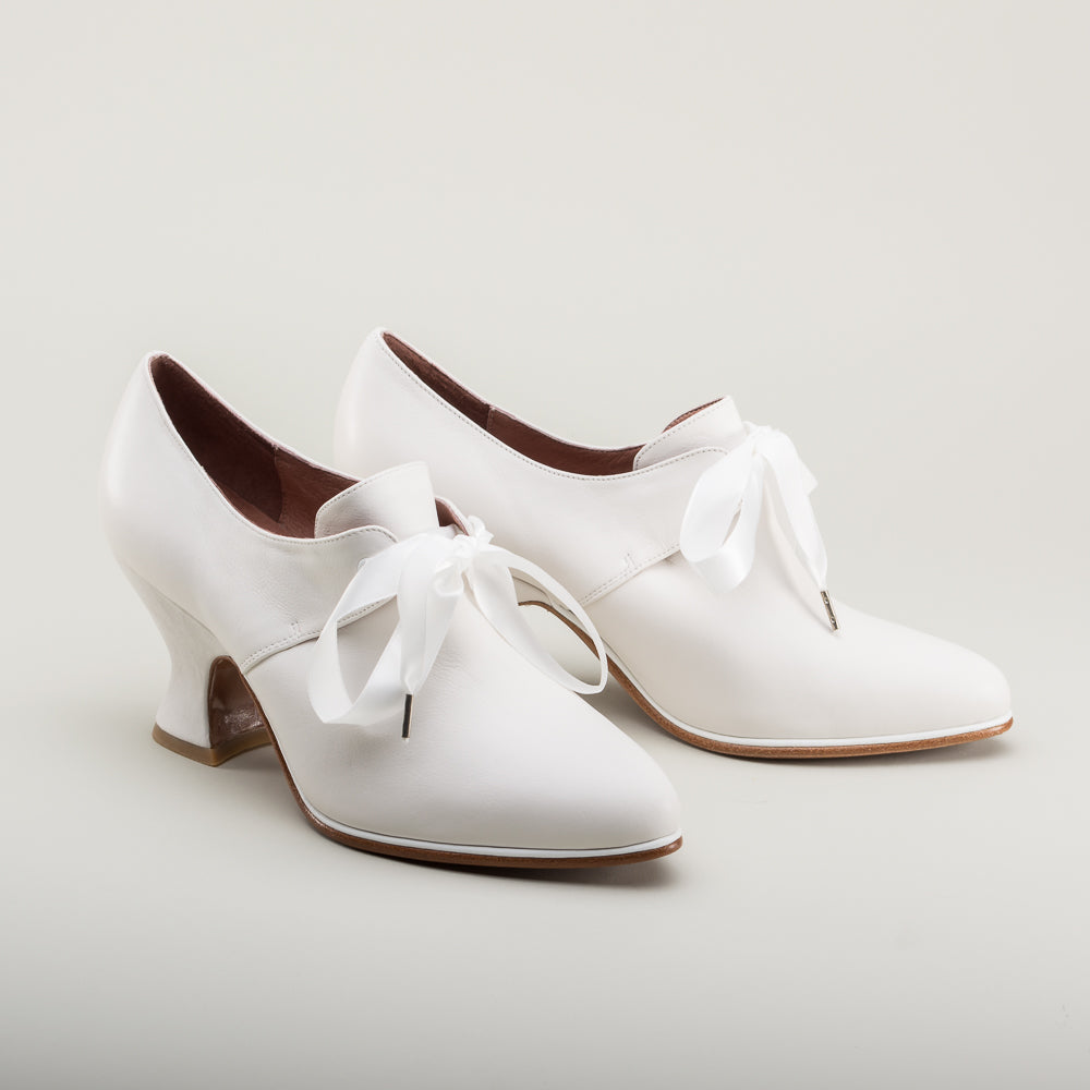 Pompadour 18th Century Leather Shoes (Ivory) American Duchess