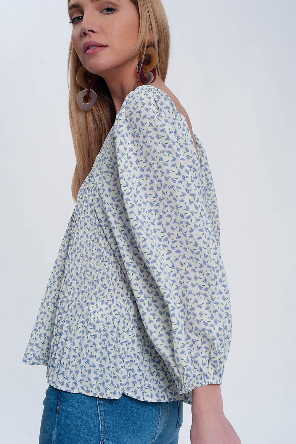 puff sleeve top with square neck in blue floral print Q2store