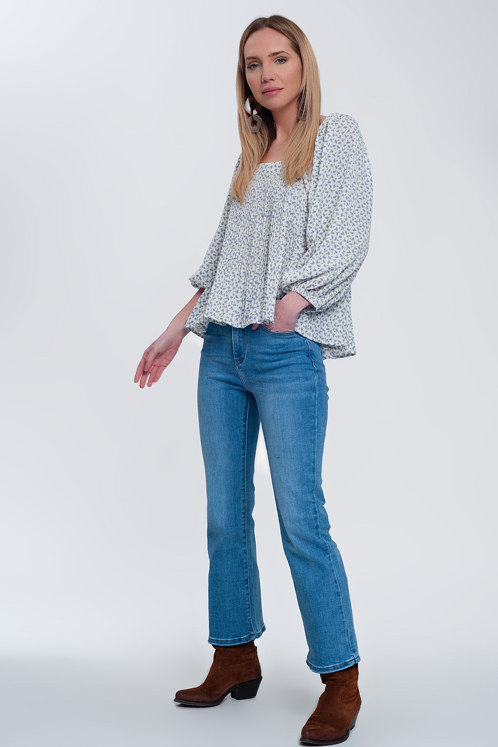 puff sleeve top with square neck in blue floral print Q2store