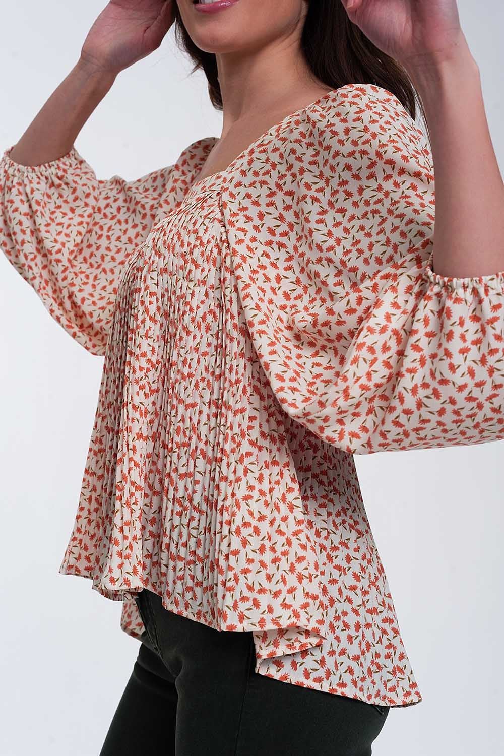 puff sleeve top with square neck in coral floral print Q2store