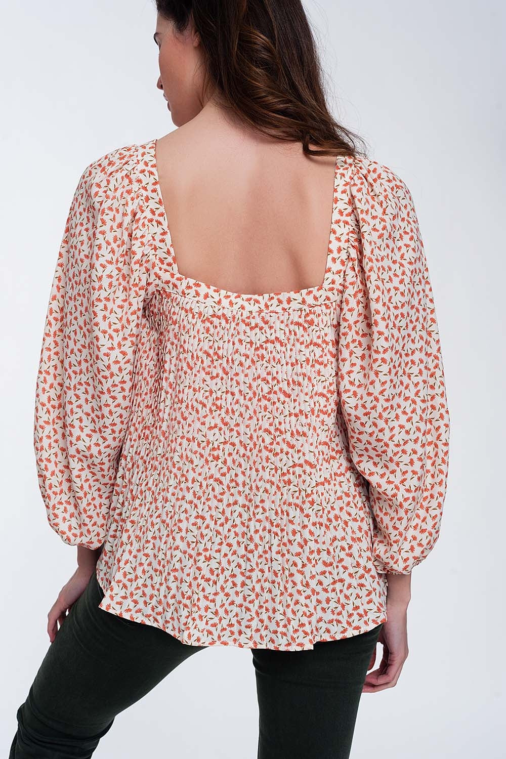 puff sleeve top with square neck in coral floral print Q2store