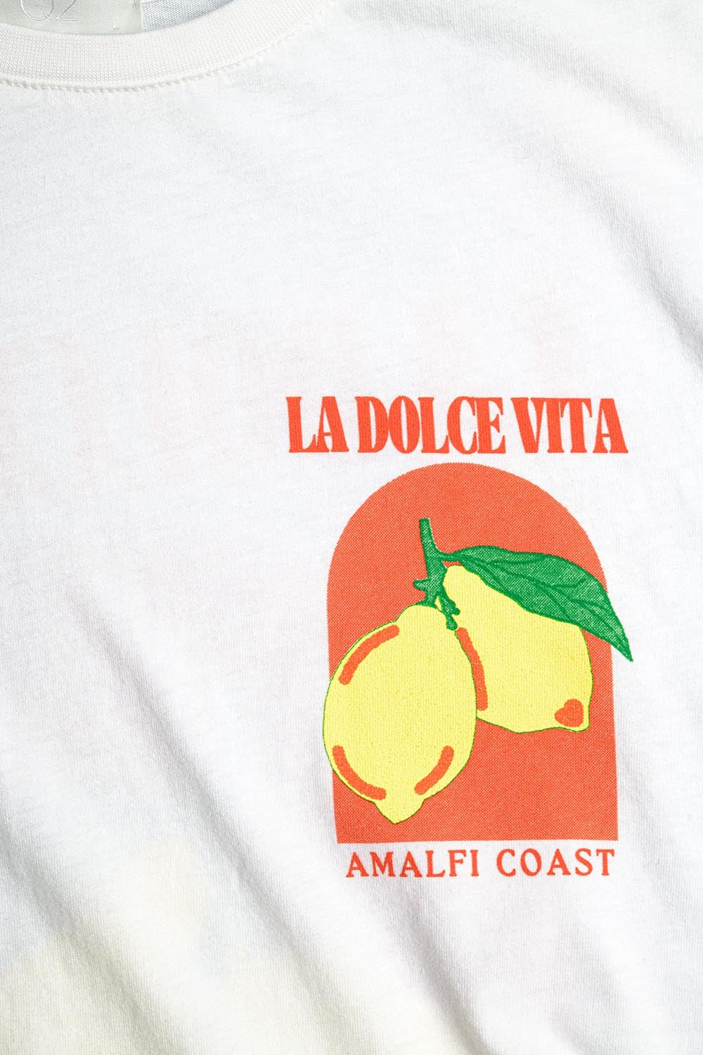 Relaxed Fit T-Shirt With La Dolce Vita Print in White Q2store