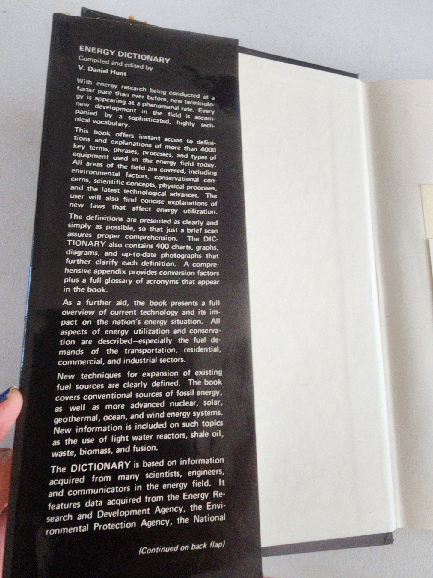Vintage Energy Dictionary by Hunt, V. Daniel Hardback book 1979 Tennessee Junk Trunk
