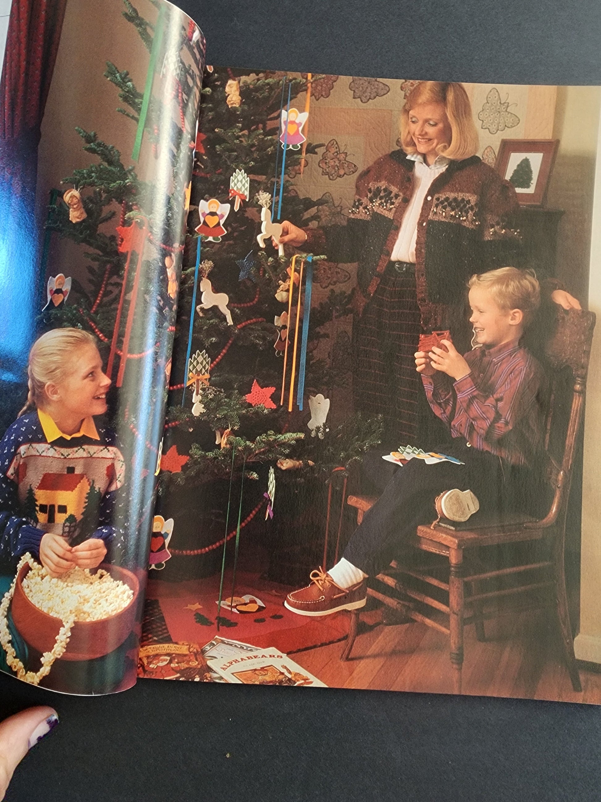 Vtg Better Home and Gardens Magazine 1989 Country Crafts Christmas Edition Santa's BEST Tennessee Junk Trunk