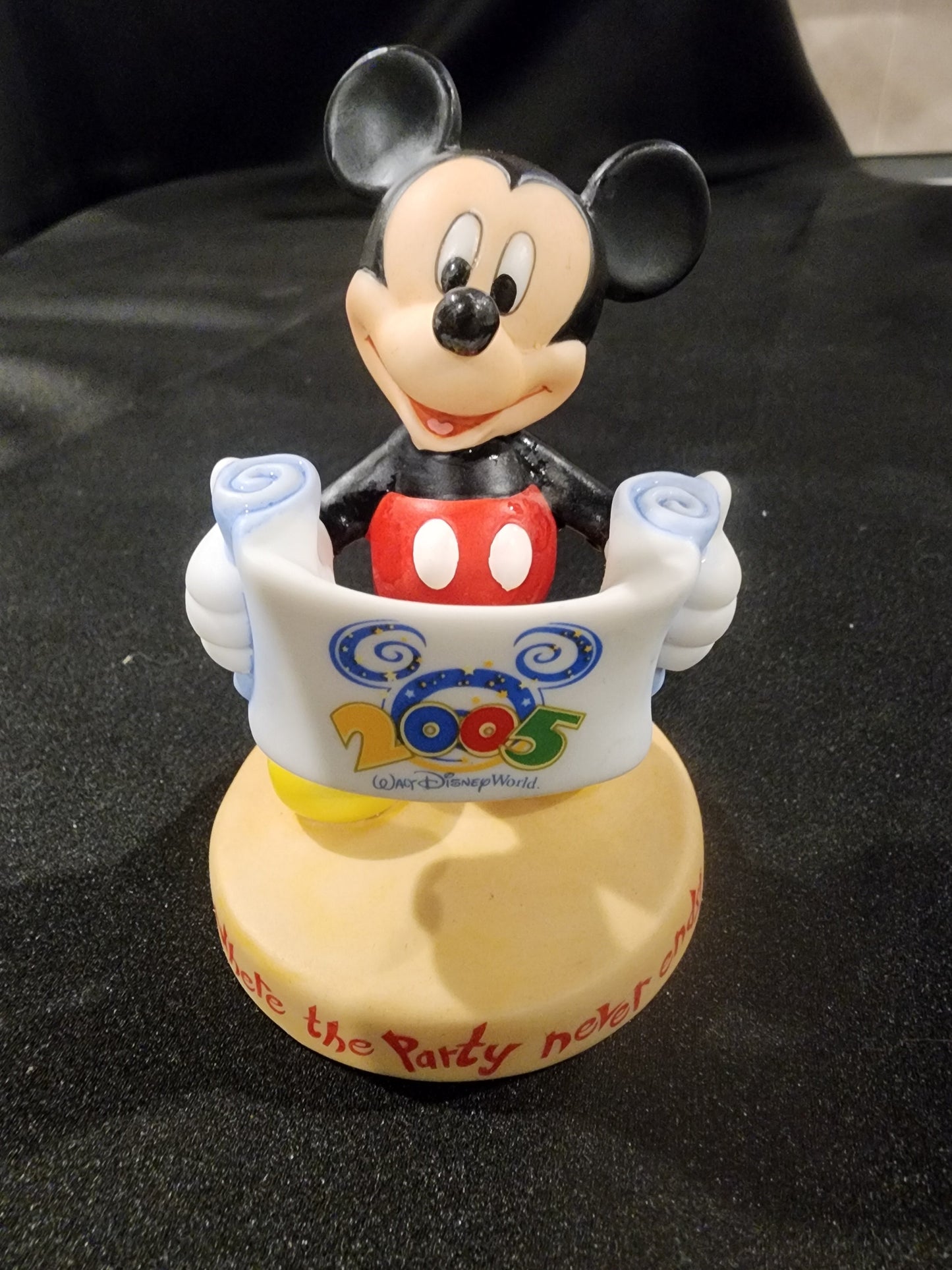 WALT DISNEY WORLD 2005 MICKEY MOUSE BISQUE FIGURINE WHERE THE PARTY NEVER ENDS! Tennessee Junk Trunk