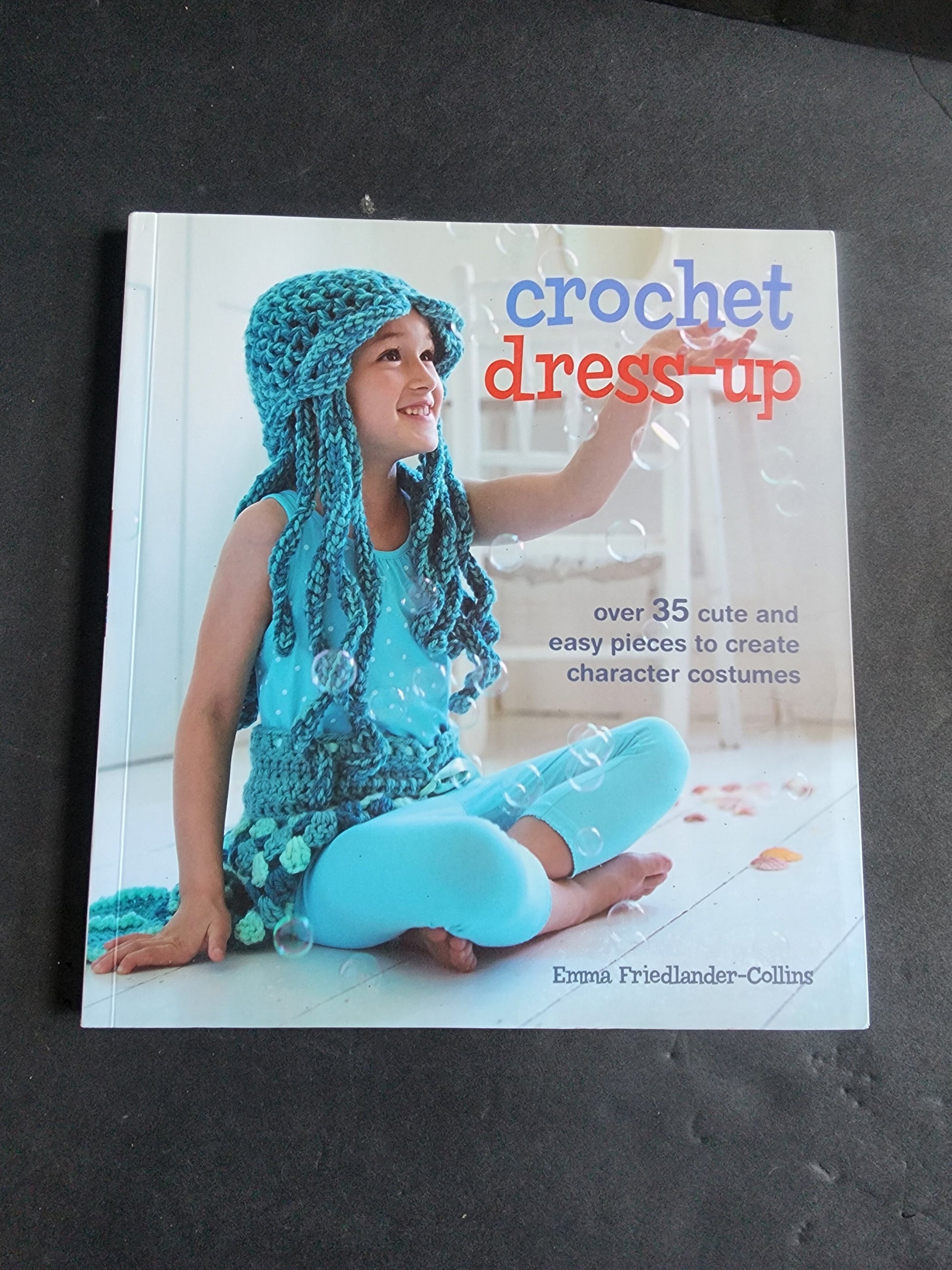 Crochet Book Dress-Up: Over 35 cute and easy pieces to create character costume Tennessee Junk Trunk