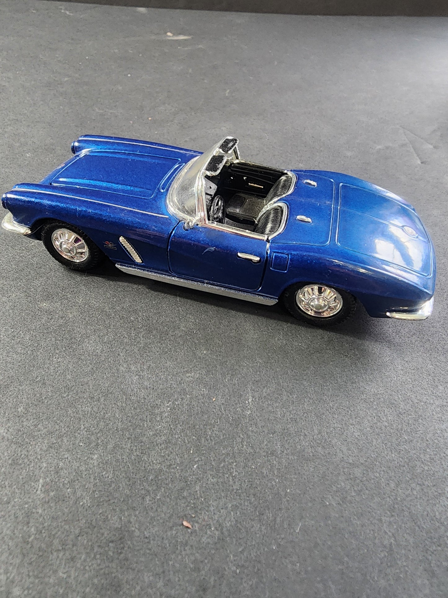 CHEVROLET CORVETTE 1962 CONVERTIBLE BLUE SS5750 1:32 Scale model car, friction action Tennessee Junk Trunk