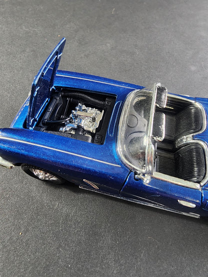 CHEVROLET CORVETTE 1962 CONVERTIBLE BLUE SS5750 1:32 Scale model car, friction action Tennessee Junk Trunk