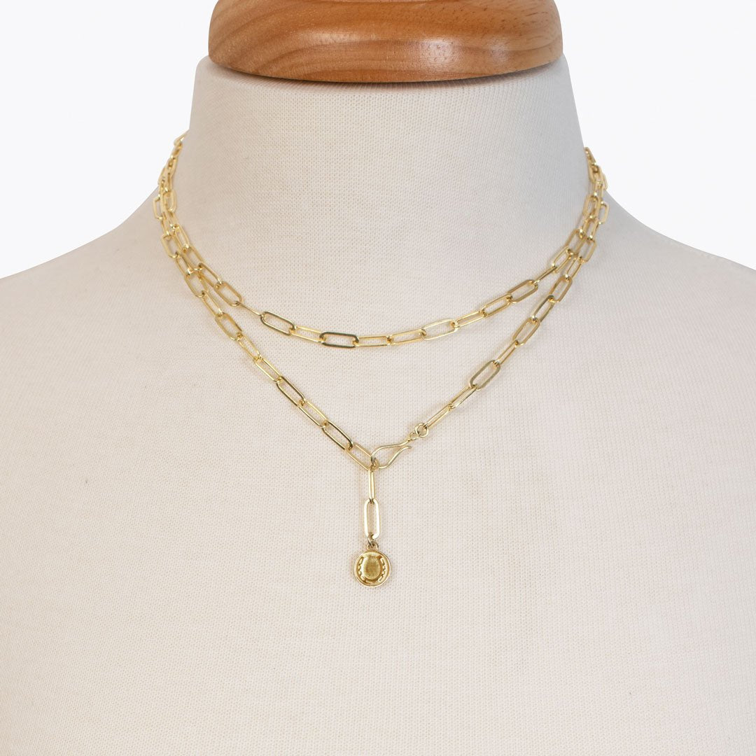 Roxy - Paperclip Chain w/ Horseshoe Coin - Large Link in Gold Urban-Equestrian