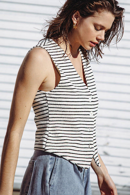 PRETTY ON POINT KNIT VEST Flying Tomato