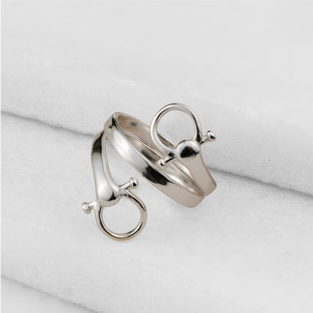 Sandro - Equestrian Horse Bit Spiral Ring in Silver Urban-Equestrian