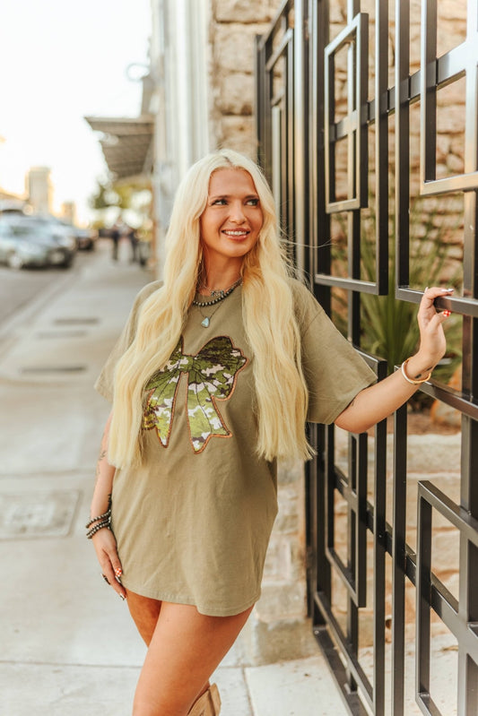 Sequin Camo Bow Patch Tee Wild Junkie