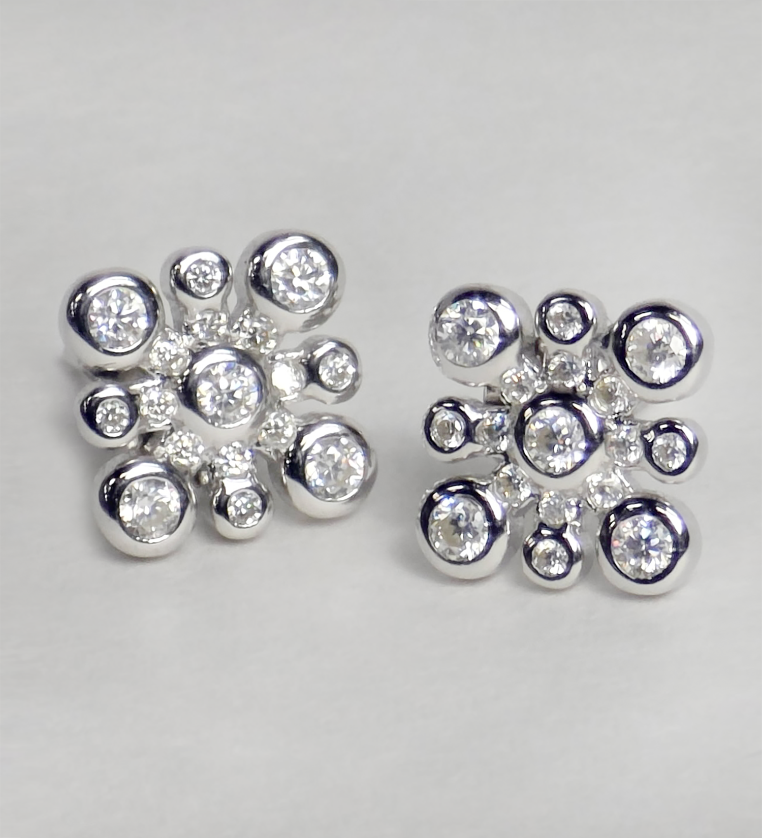 NORTH STAR EARRINGS (11mm) Jakischrist