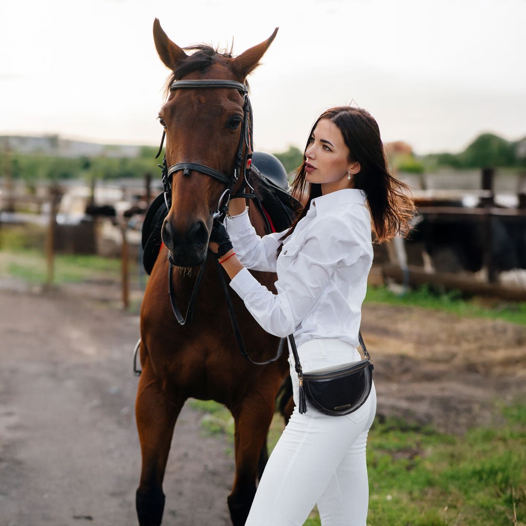 Sonoma Sling Bag in Black Urban-Equestrian