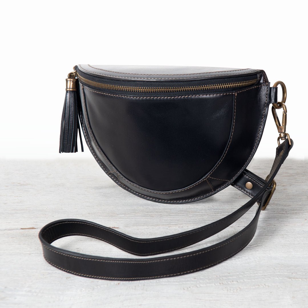 Sonoma Sling Bag in Black Urban-Equestrian