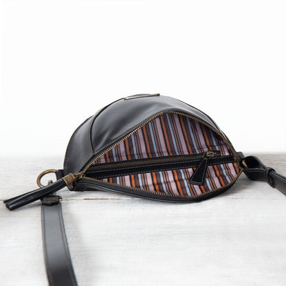 Sonoma Sling Bag in Black Urban-Equestrian