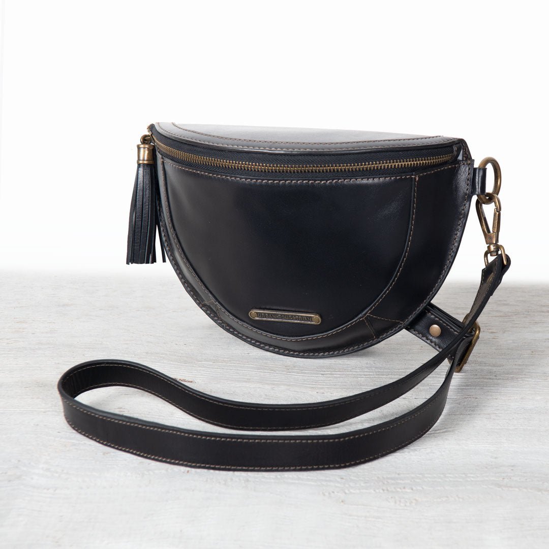Sonoma Sling Bag in Black Urban-Equestrian