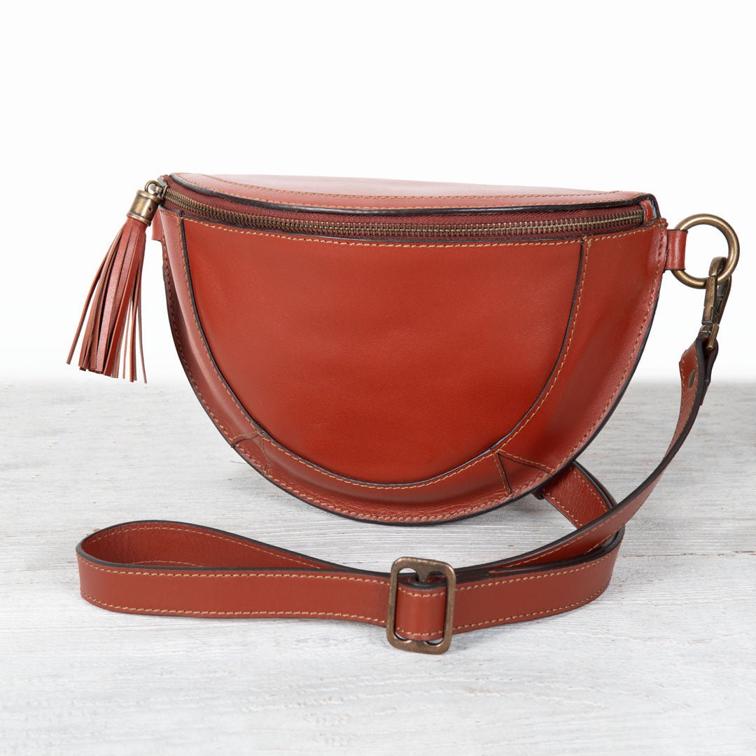 Sonoma Sling Bag in Cognac Urban-Equestrian