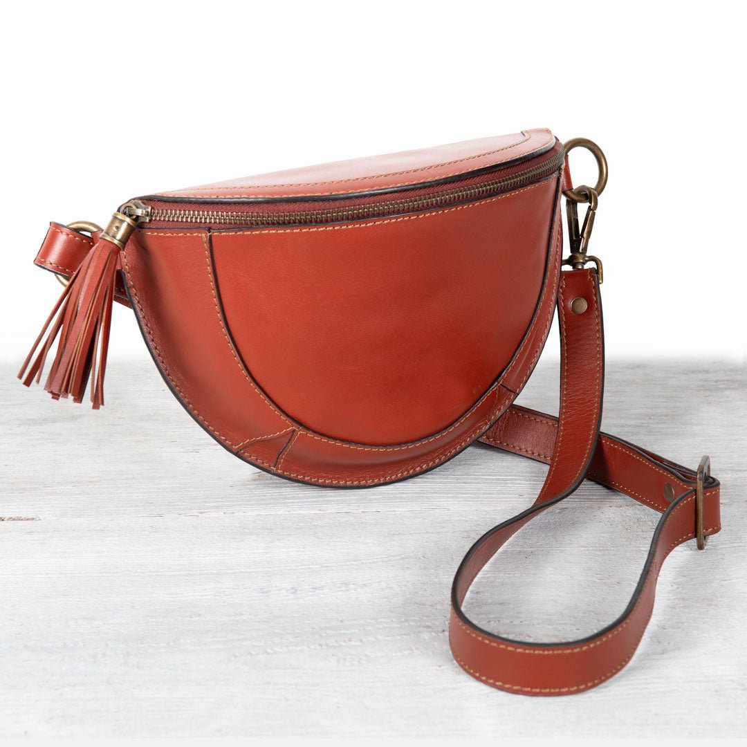 Sonoma Sling Bag in Cognac Urban-Equestrian
