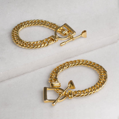 Polo Curb Chain Riding Stirrup T-Bar Bracelet in Gold Urban-Equestrian