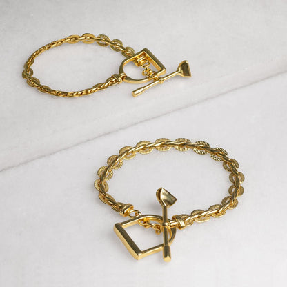 Portia T-Bar Horseshoe Bracelet in Gold Urban-Equestrian