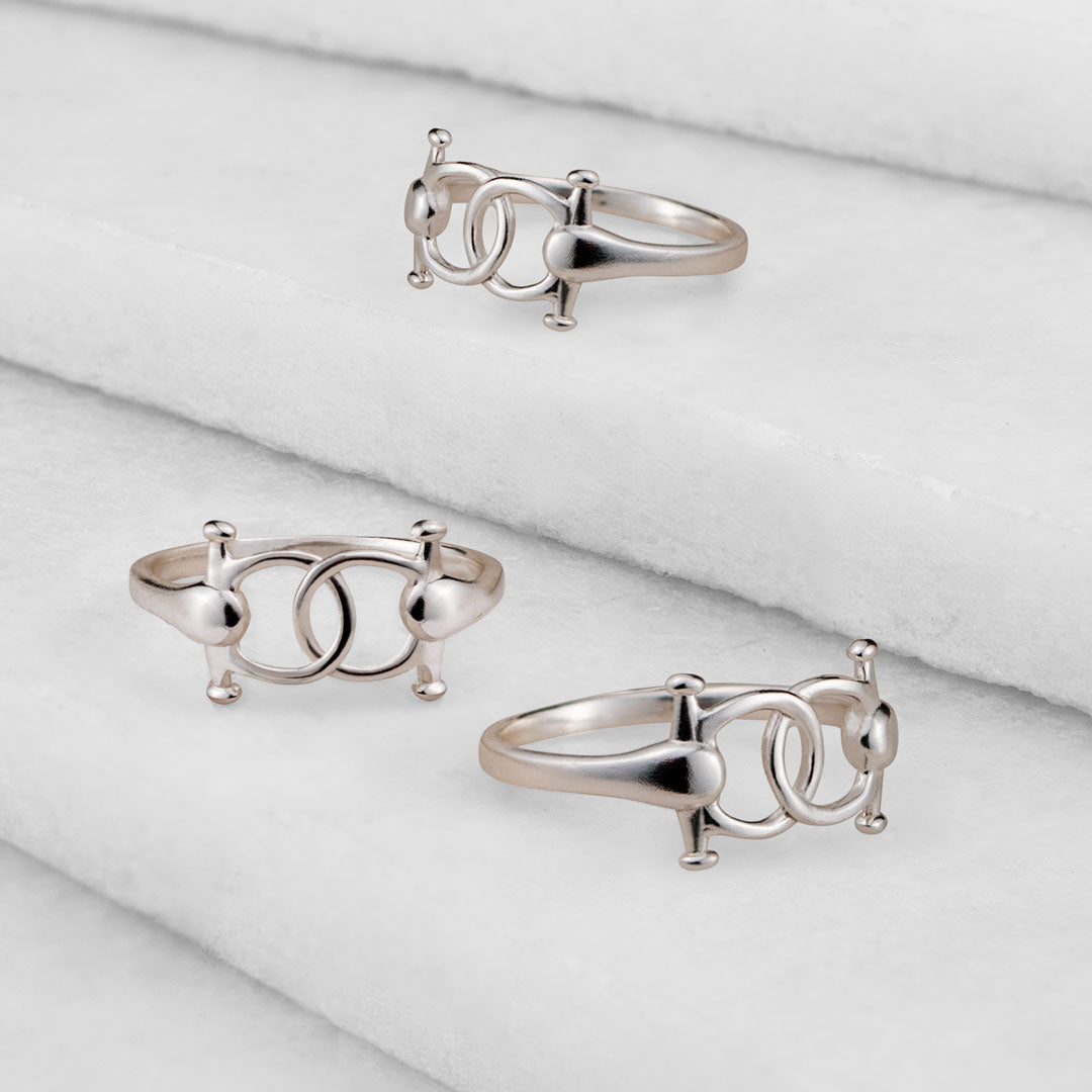 Talisman - Horse Bit Equestrian Ring in Silver Urban-Equestrian