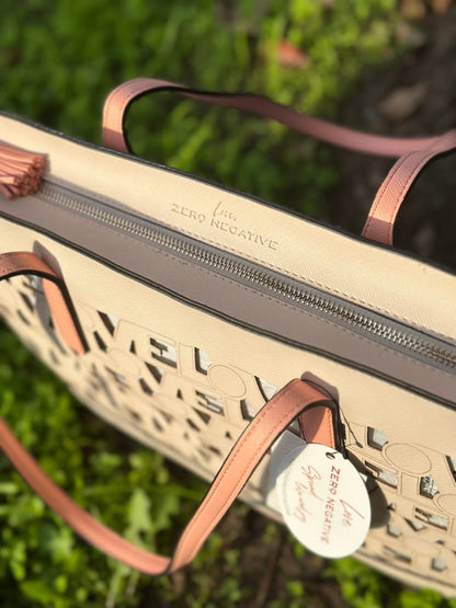 LOVE TOTE Love, Zero Negative