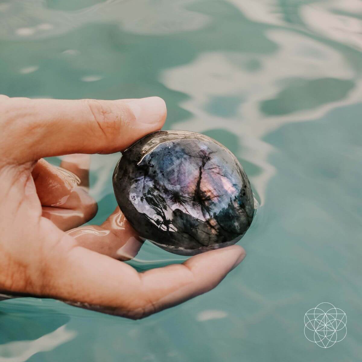 The Mind-Expanding Stone Conscious Items