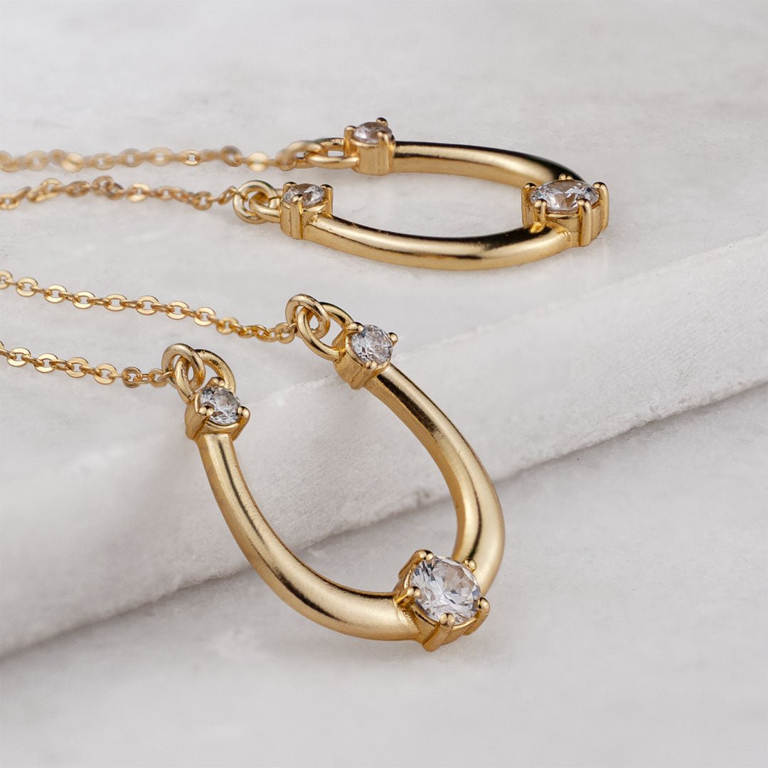 Trinity - Moissanite Stone Horseshoe Necklace in Gold Urban-Equestrian