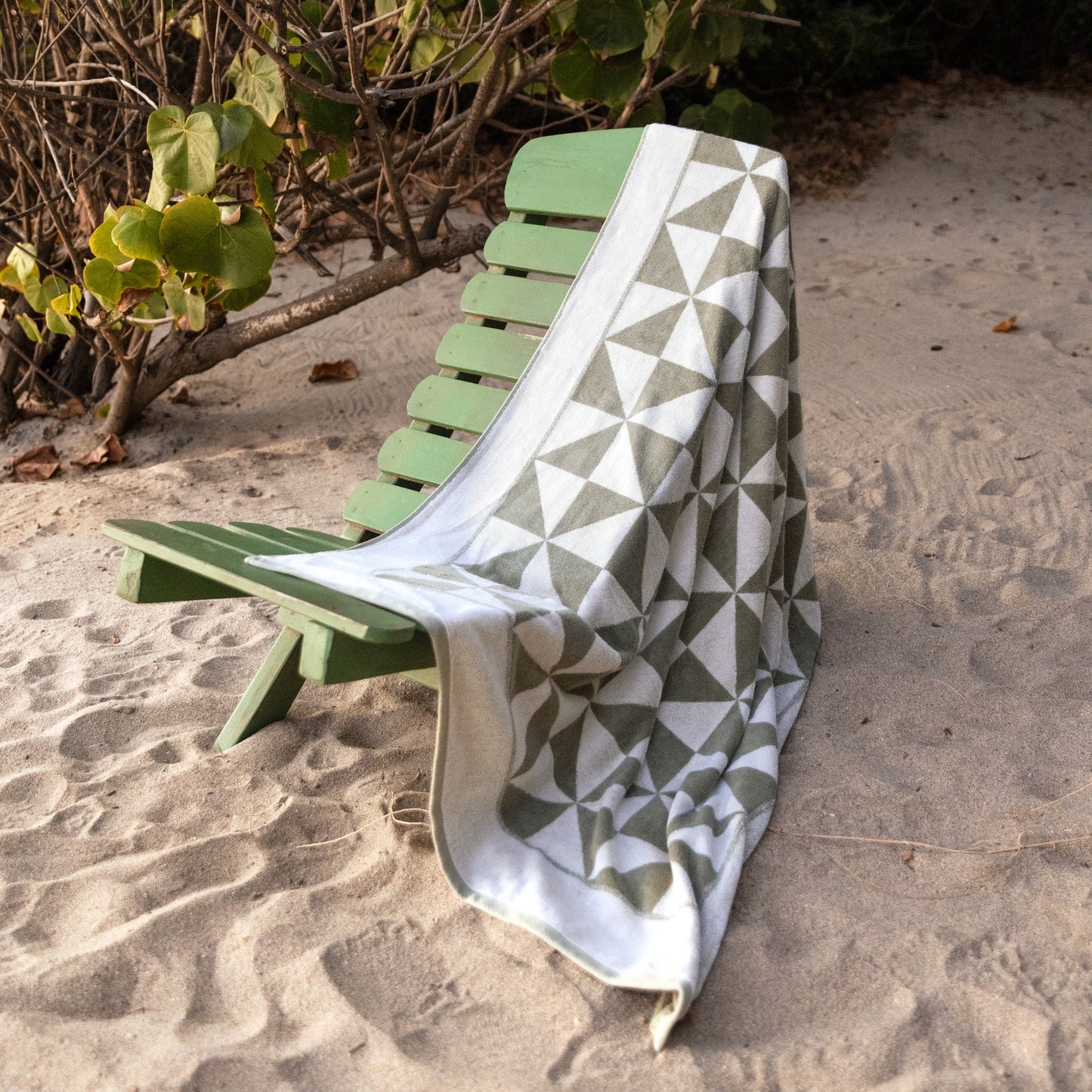 Umbra Beach Towel Italic
