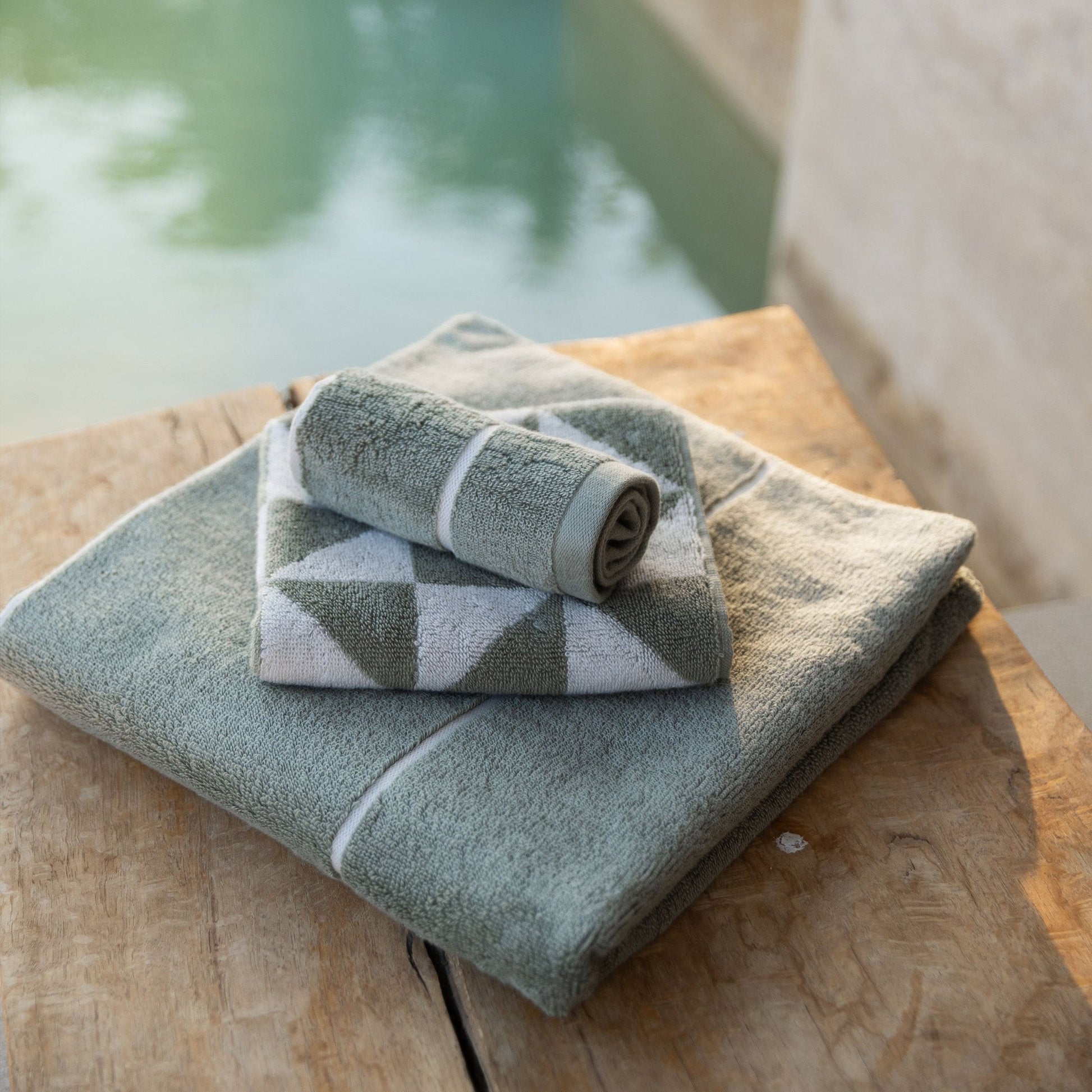 Umbra Beach Towel Italic