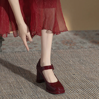 Women's Fashion Thick Heels with Hollow Round Toe